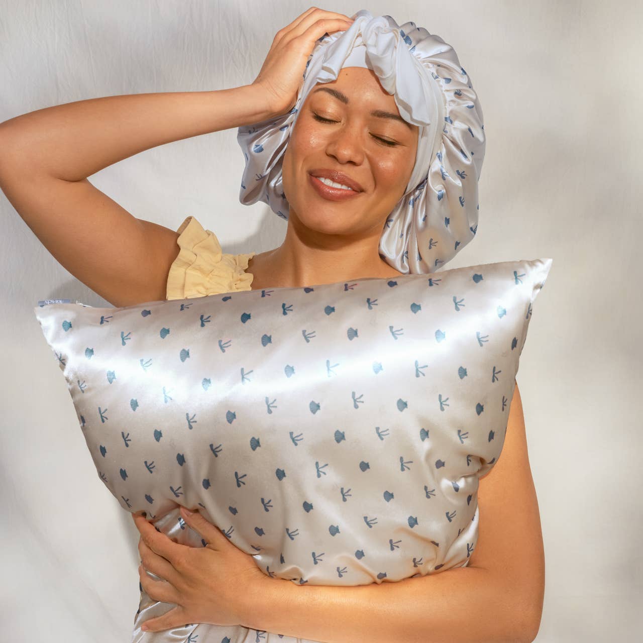 Kitsch Oversized Satin Bonnet - Pearlized Cream & Coastal Blue Print